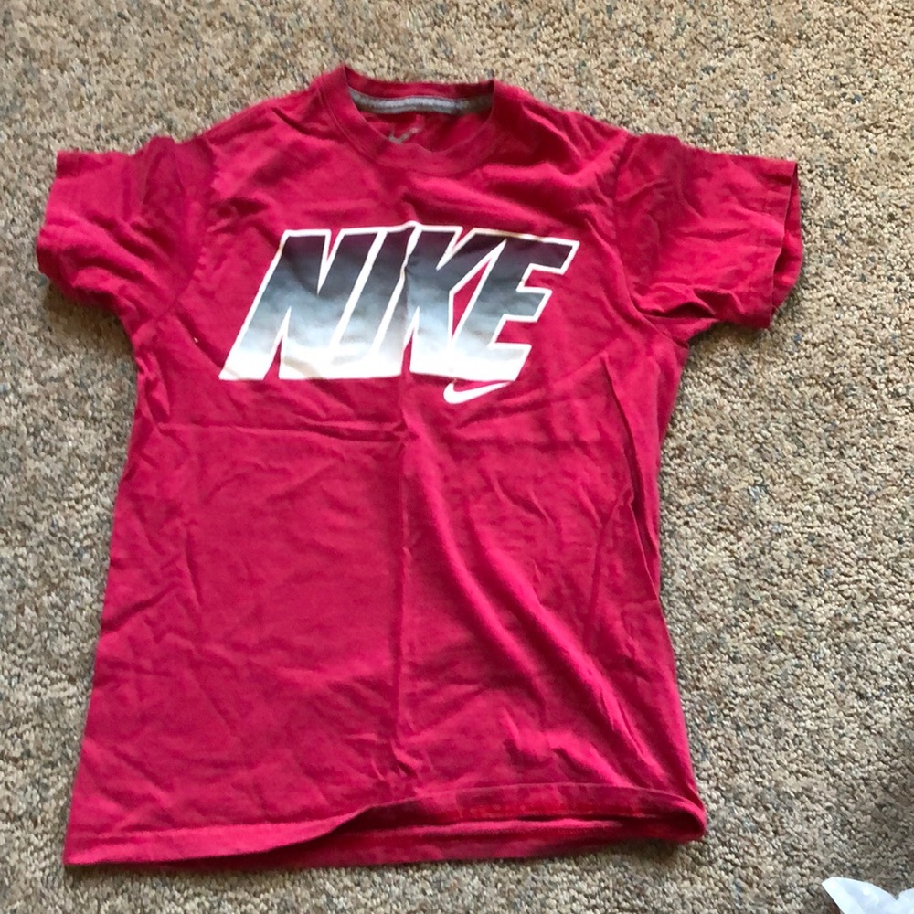 Nike t-shirt boys